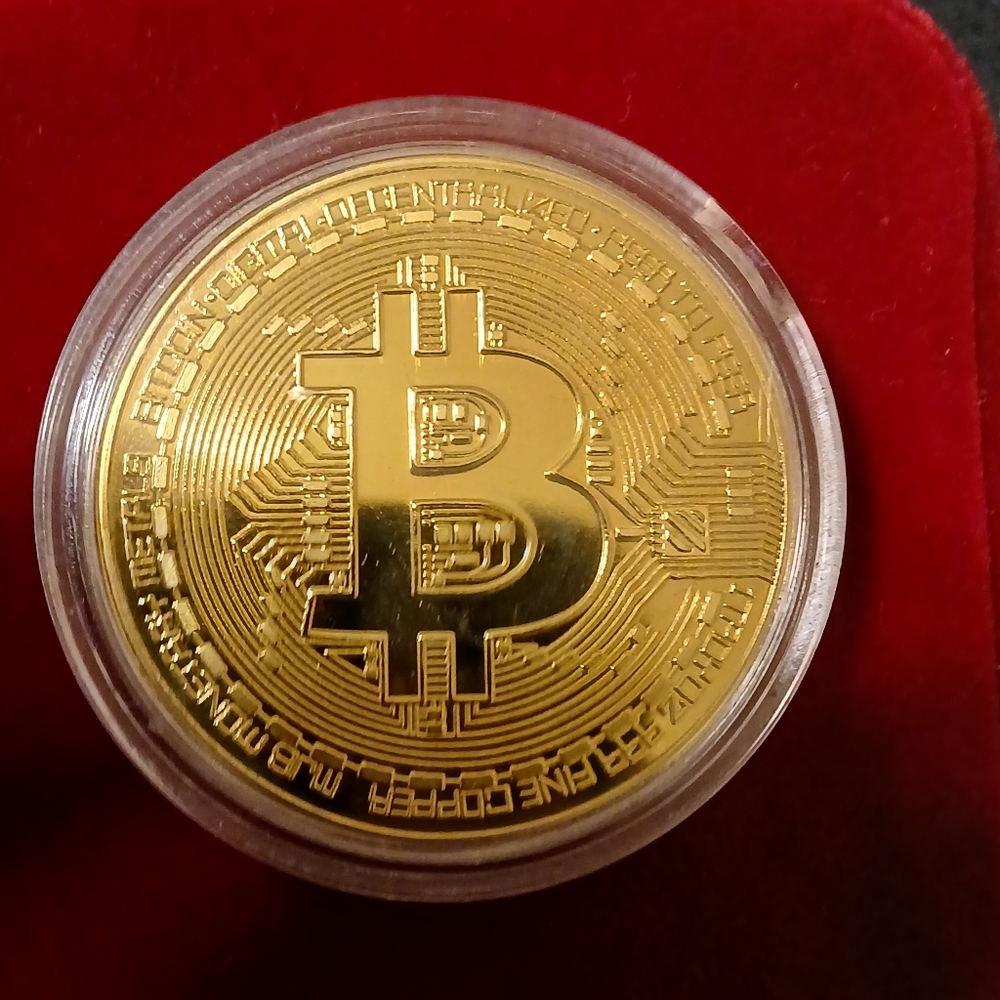 Gold Bitcoin Commemorative Coin
